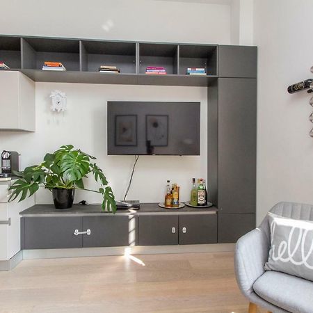 Luxury And Spacious Apartment Milan Exterior photo