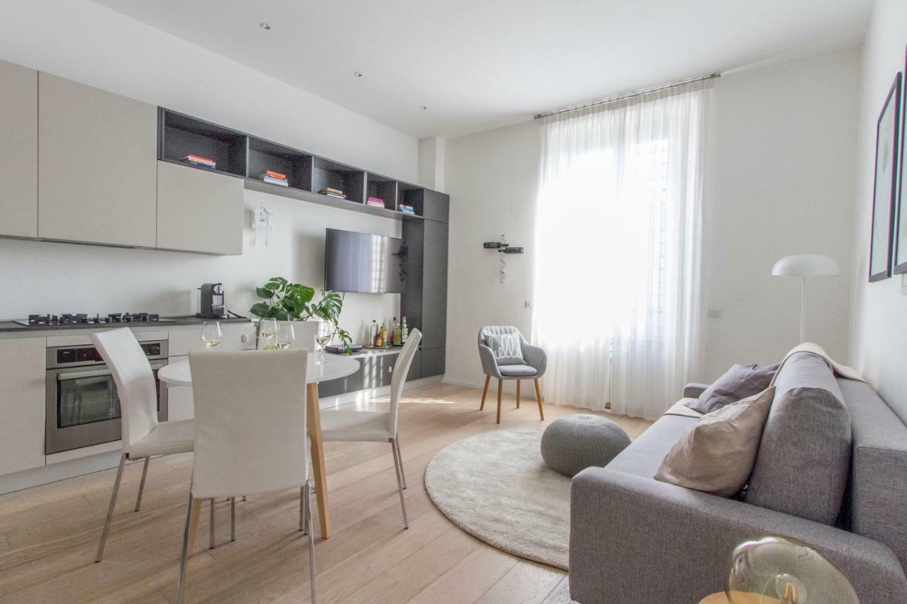Luxury And Spacious Apartment Milan Exterior photo
