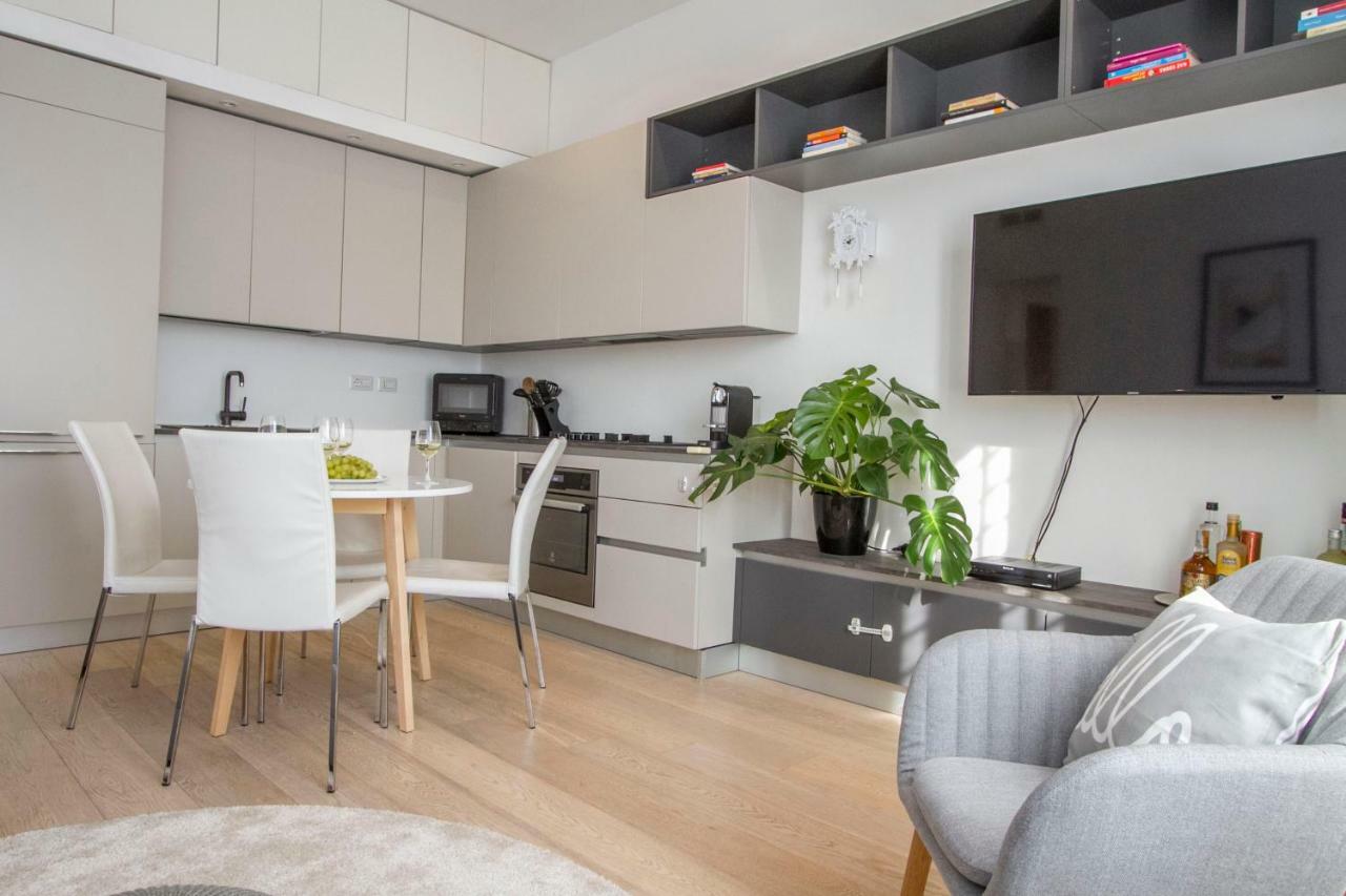 Luxury And Spacious Apartment Milan Exterior photo