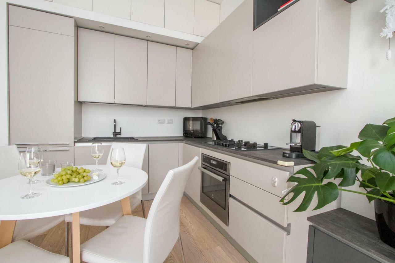 Luxury And Spacious Apartment Milan Exterior photo