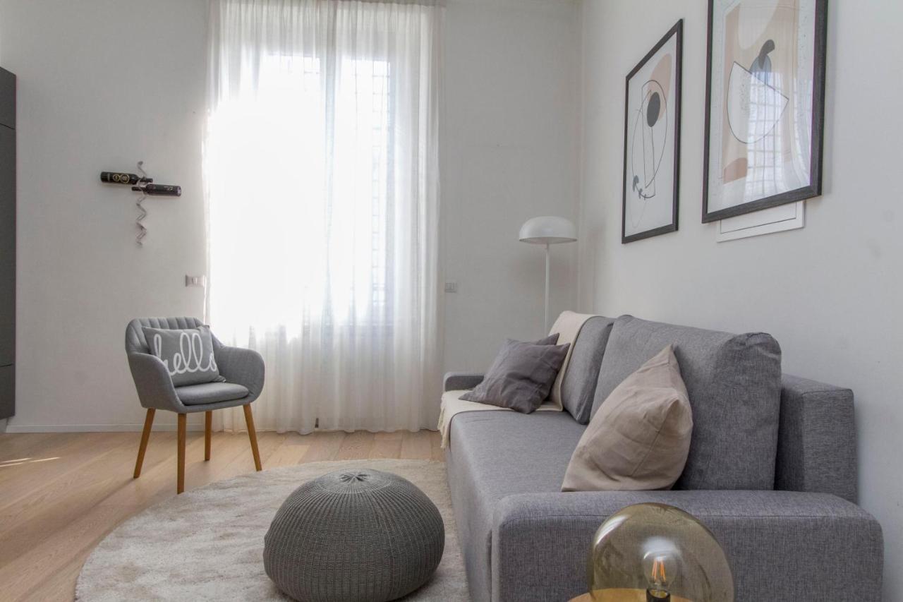 Luxury And Spacious Apartment Milan Exterior photo
